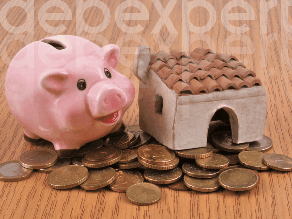 64d52f6c5d34e9b27e79290b_A-piggy-bank-and-a-house-depicting-a-mortgage-house.png